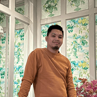 Adrian Abalos headshot