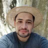 Esequiel Albornoz headshot